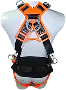 Arnés de cuerpo entero naranja y negro sobre maniquí, visto de frente, con argolla esternal y hebillas en pecho y muslos.